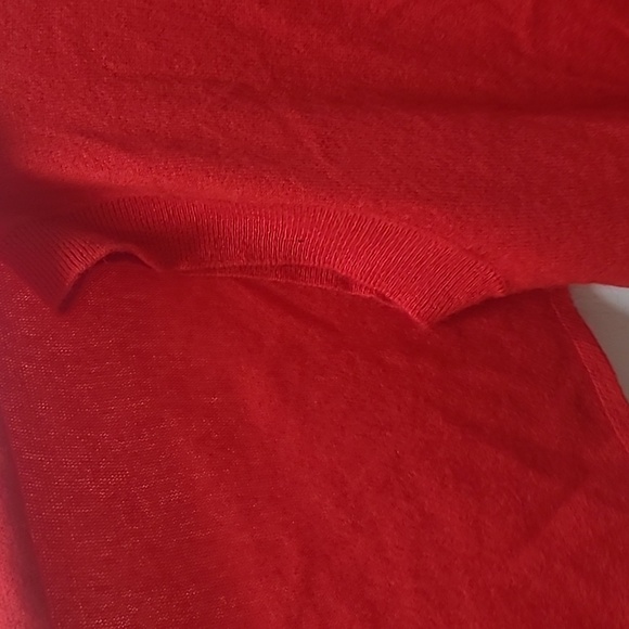 Red Sleveless Cashmere Top Size Small - Picture 3 of 5